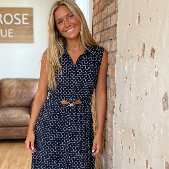 Indigo Rose Dresses & Skirts - Indigo Rose Sleeveless Navy Floral Midi Dress w/ elastic waist decorative belt